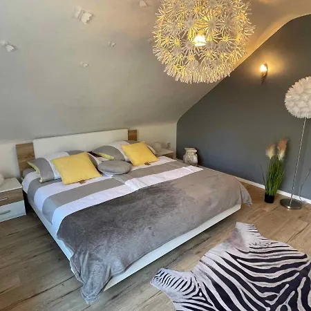 In - Franken 40833 Apartment *